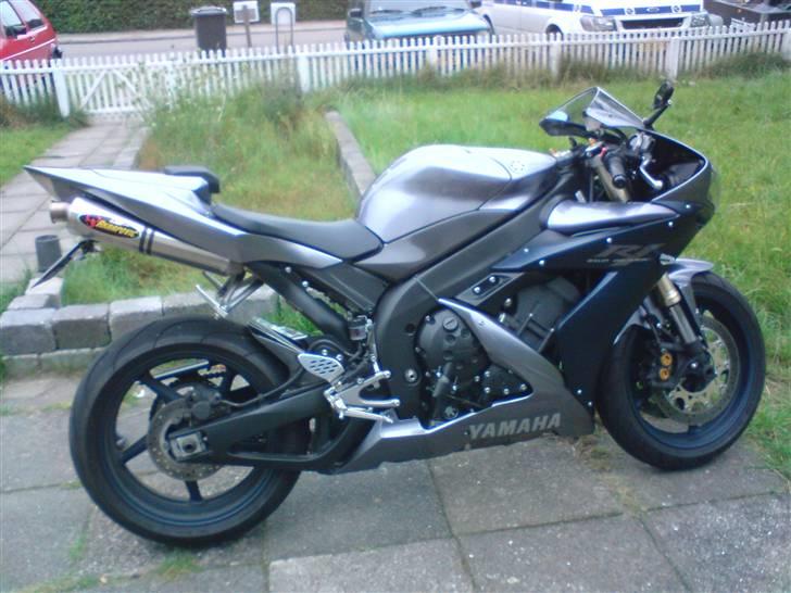 Yamaha R1 SOLGT - Jeg syntes sku selv det er en flot cykel billede 1