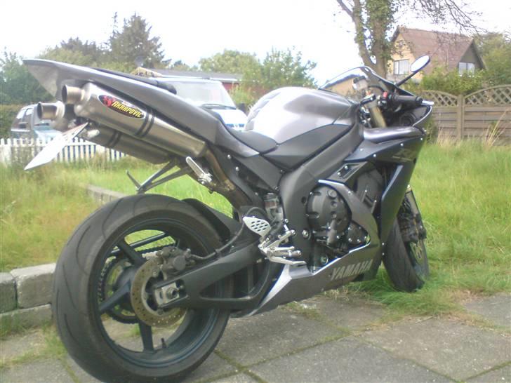 Yamaha R1 SOLGT billede 3