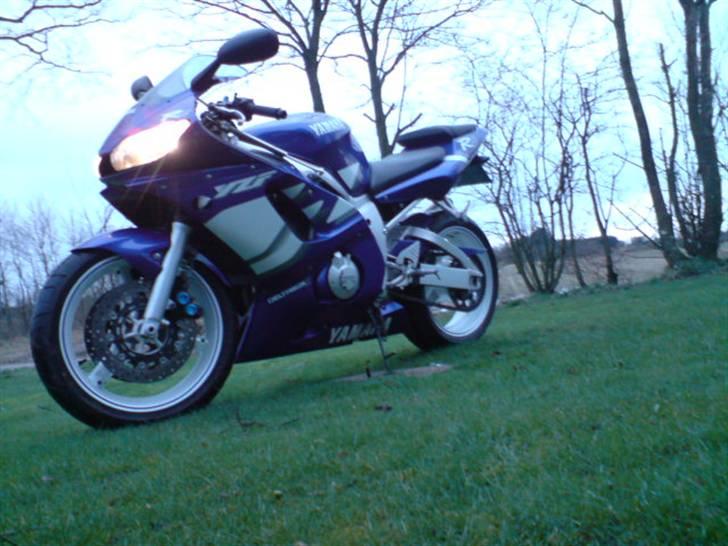 Yamaha R6 solgt billede 3