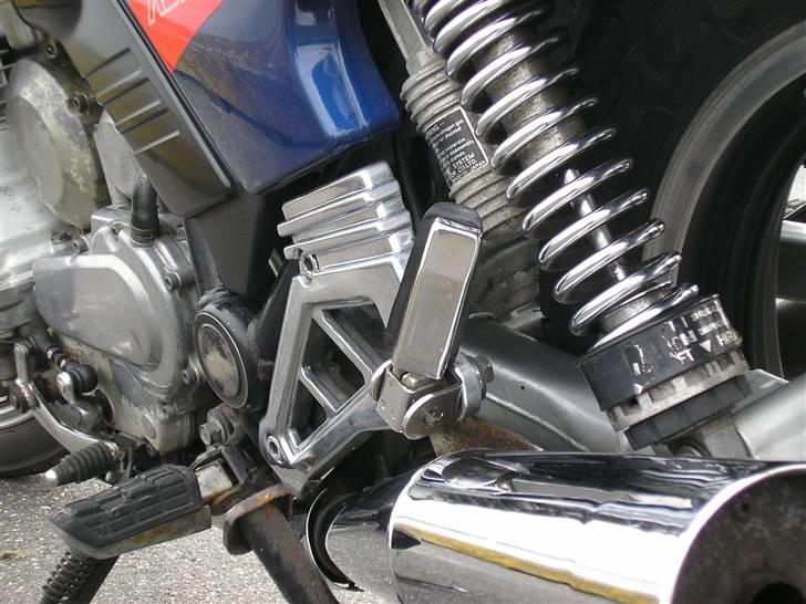 Yamaha XJ750f (Solgt) - Har fået poleret lidt hos Per Ole og med hjælp af Peter billede 8