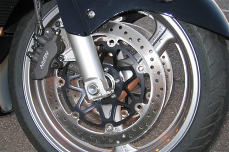 Honda CBR 1100 Super Blackbird - 310 mm skiver i for - 256 mm i bag billede 10