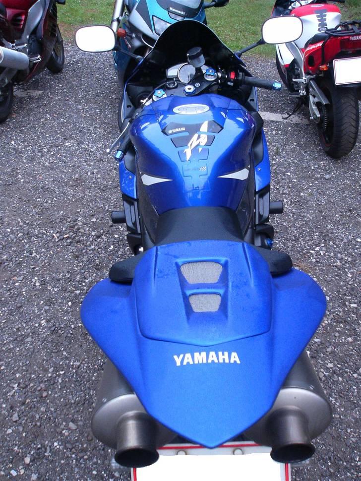 Yamaha YZF R1 billede 11