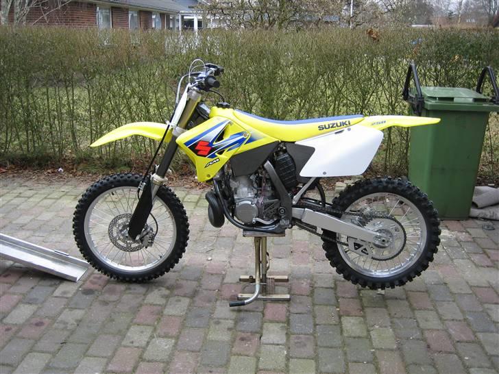 Suzuki RM-250 - SOLGT billede 5