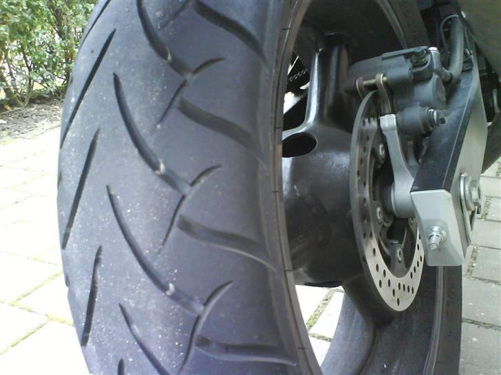 Suzuki SV650S K6  solgt - Så er vi ved at være rigtig tæt på kanten. billede 7