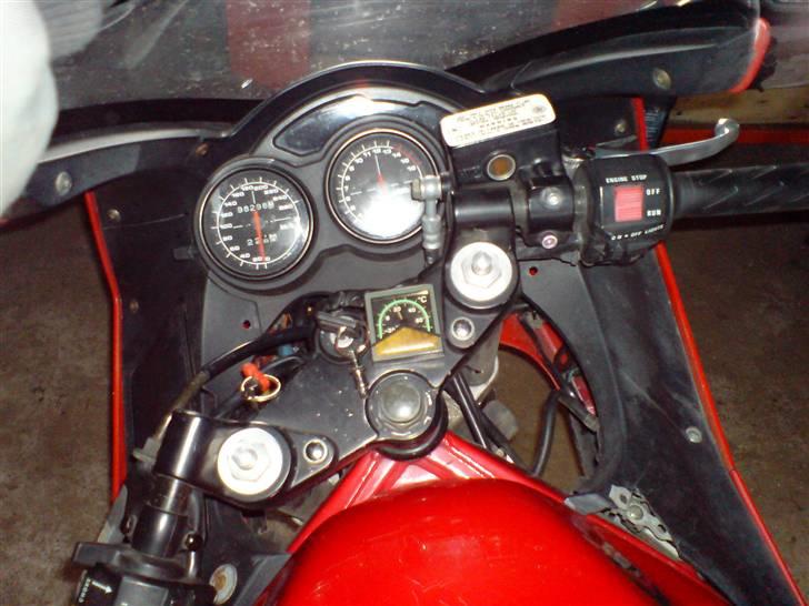 Suzuki RF600R billede 4