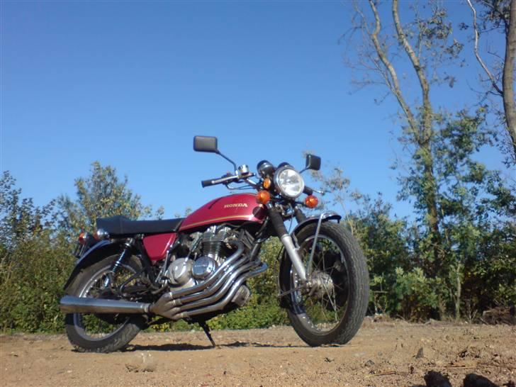 Honda     CB 400 Four  Solgt - Kan li det, ved ikk hvorfor, det en sær vinkel billede 1