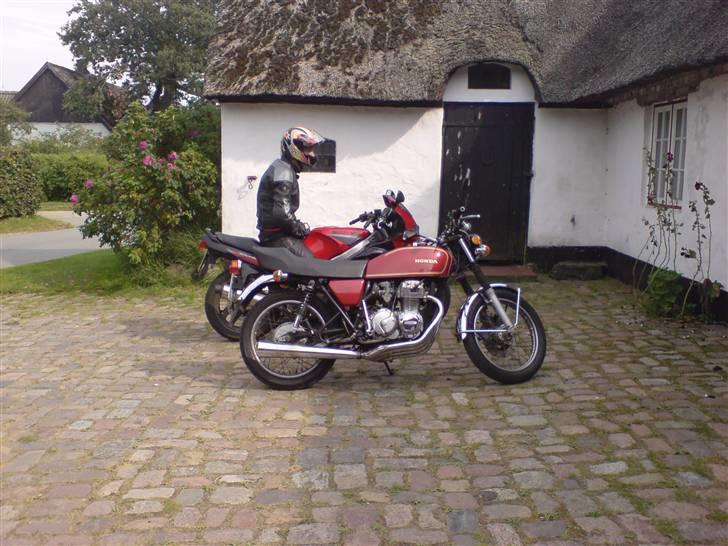 Honda     CB 400 Four  Solgt - Ren idyl:) En lille hyggetur med en ven. Jeg vinder klart i lyden billede 6