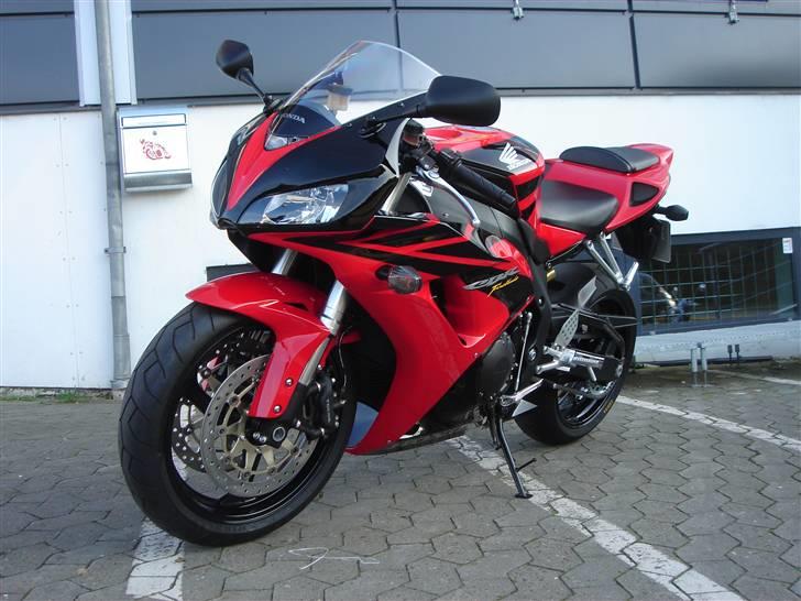 Honda CBR1000RR FireBlade billede 2