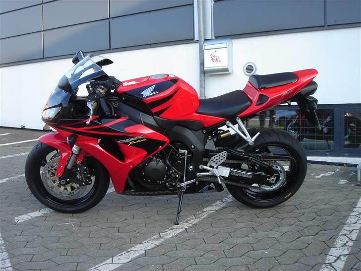 Honda CBR1000RR FireBlade billede 3