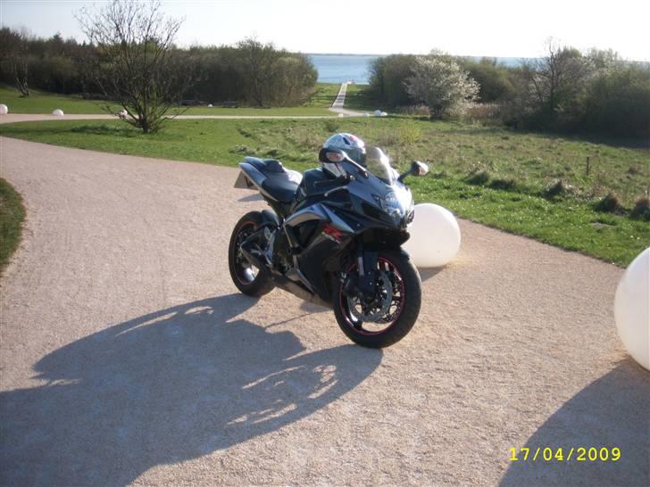 Suzuki GSXR-750 K7 billede 1