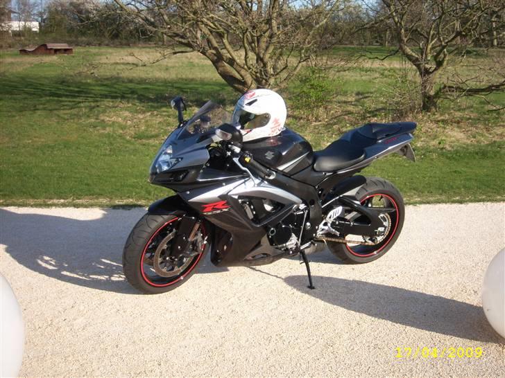 Suzuki GSXR-750 K7 billede 4