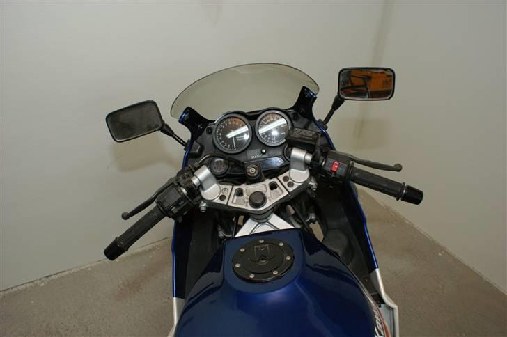 Kawasaki GPZ 600R SOLGT billede 3