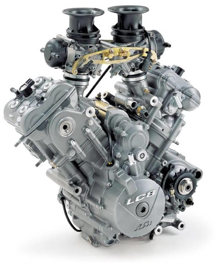 KTM 990 Superduke SOLGT - LC8 motoren vist med kaburator og ikke sprøjt billede 13