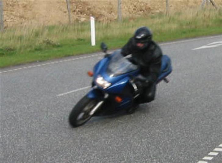 Suzuki RF 600 R (solgt) billede 15