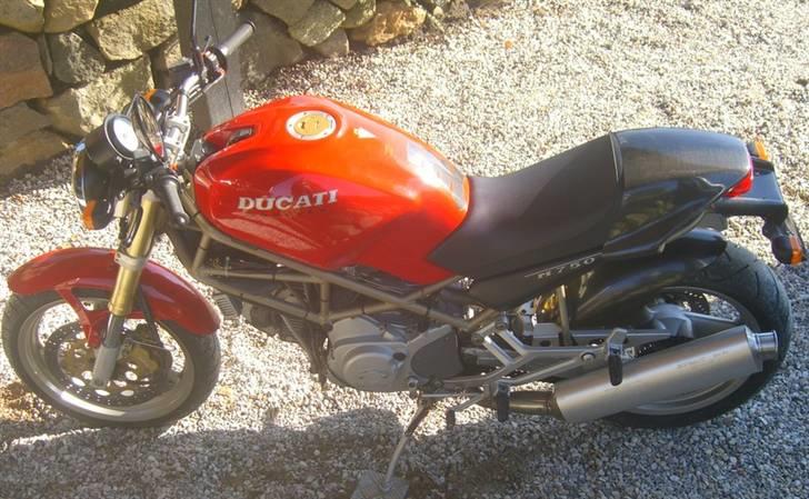 Ducati Monster 750 billede 1