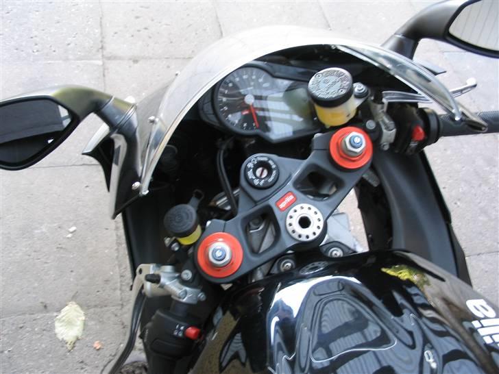 Aprilia RSV 1000 R "Solgt" billede 5