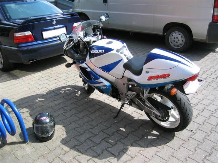 Suzuki GSX 750R billede 3