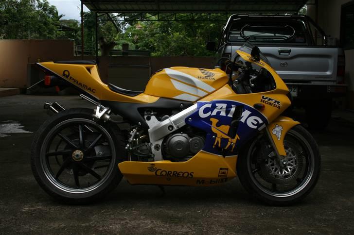 Honda VFR 400R billede 5