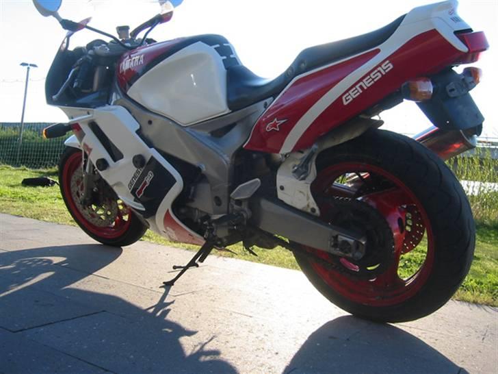 Yamaha FZR EXUP 1000 billede 4