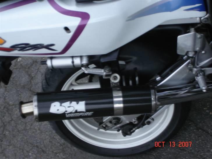 Suzuki gsx r 400 billede 8