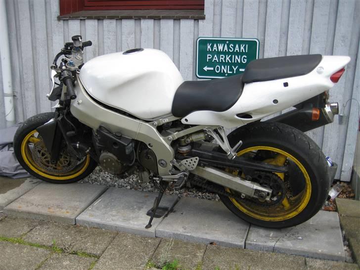 Kawasaki ZX9-R Ninja billede 1