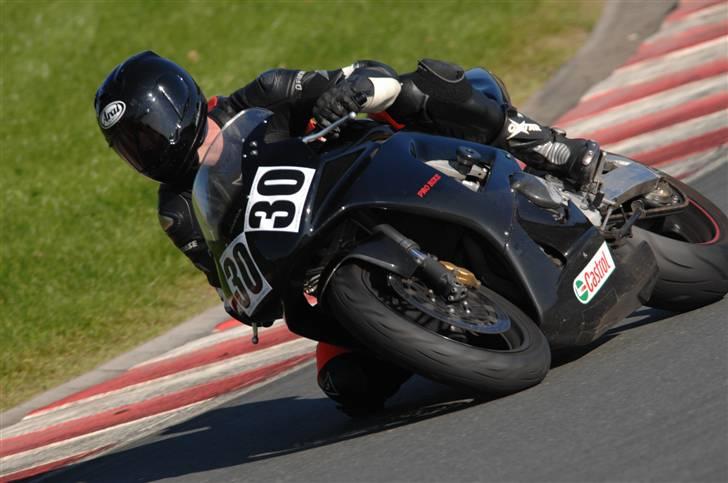 Honda CBR929RR - SOLGT - Sachsenring 2007 - meget kuperet og teknisk bane, men fantastisk sjov og lærerig. billede 1