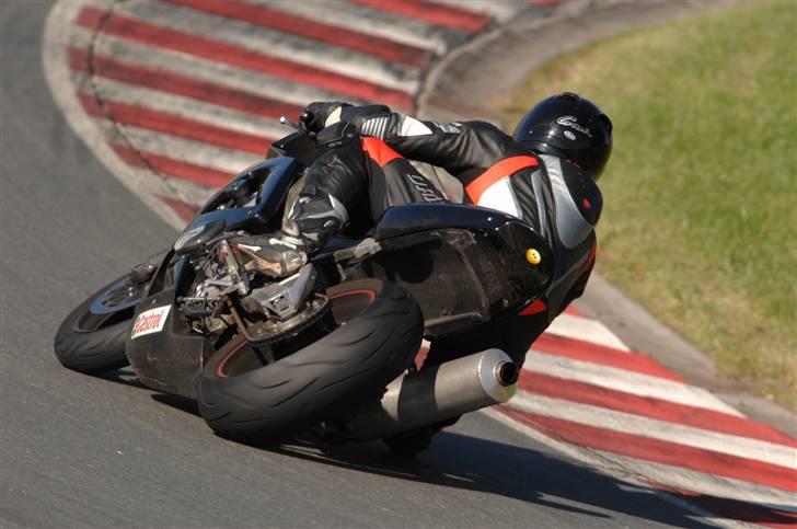 Honda CBR929RR - SOLGT - Jeg har tabt en to-krone i vejkanten et sted. billede 4