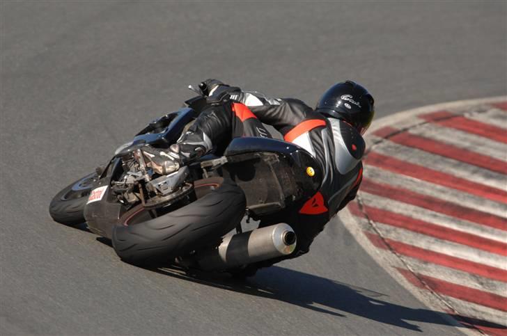 Honda CBR929RR - SOLGT - Leder fortsat intenst efter den tabte mønt... billede 5