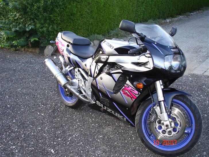 Suzuki GSX 750 R *solgt* billede 2