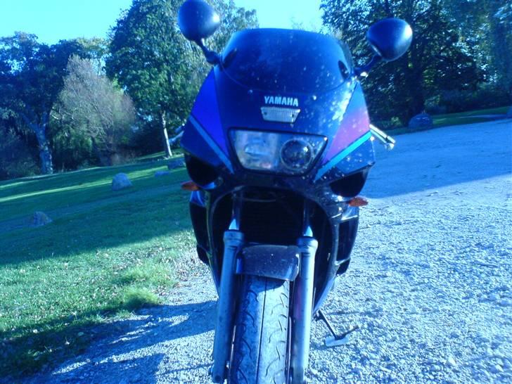 Yamaha FZR600 billede 2