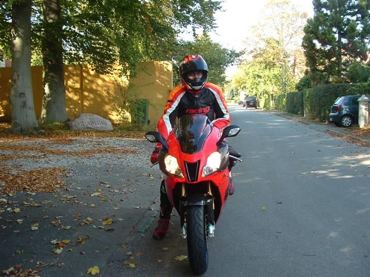 Aprilia RSV 1000 Factory billede 17