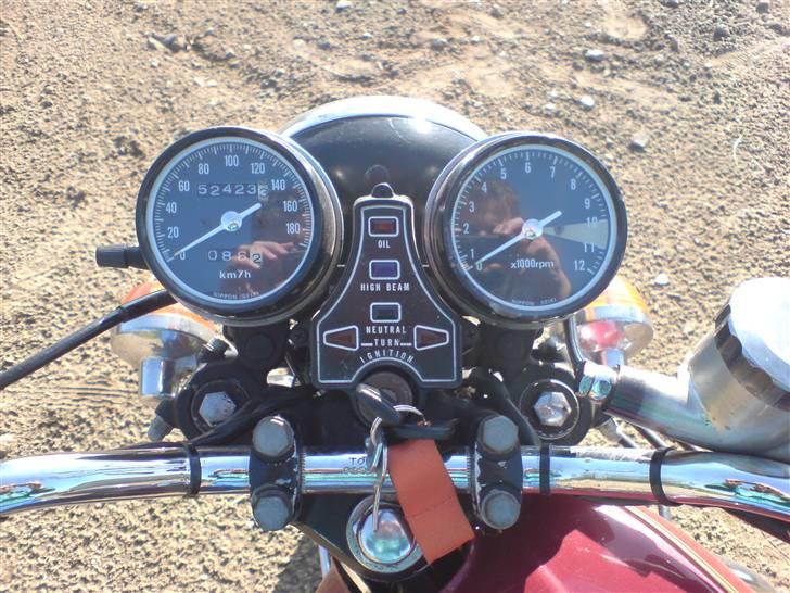 Honda     CB 400 Four  Solgt - 52000 og tøsen spinder stadig. Går i orange ved 10.000 har aldrig haft den over 8 billede 16