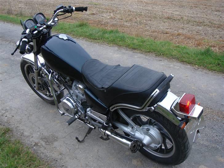 Yamaha XV 750 SE *SOLGT* billede 3