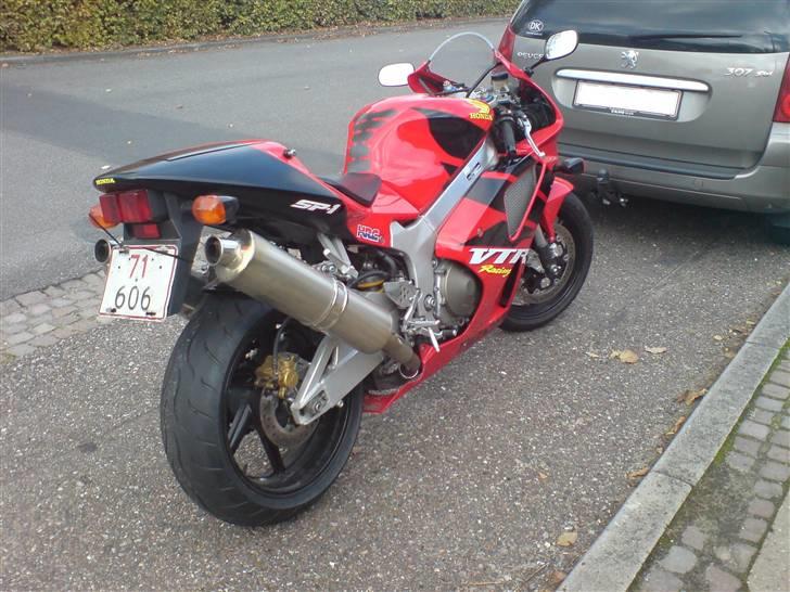 Honda VTR SP-1 SOLGT billede 2