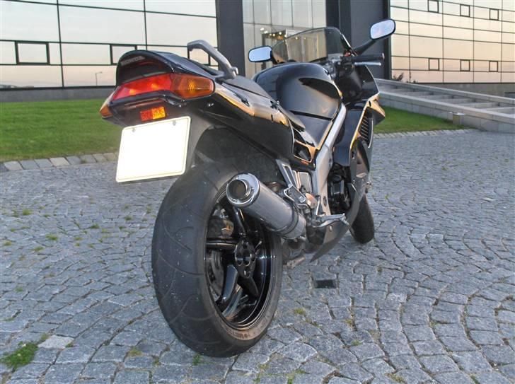 Honda VFR 750 (SOLGT okt 09) billede 7