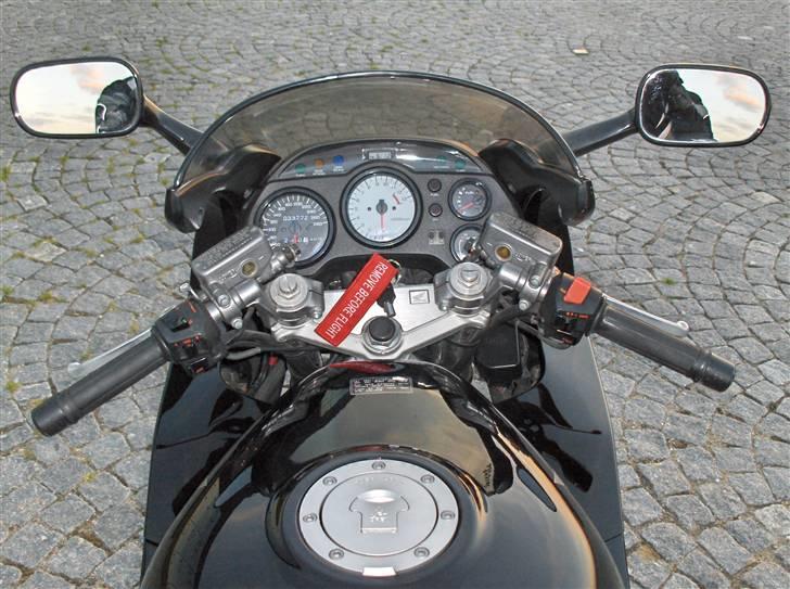 Honda VFR 750 (SOLGT okt 09) billede 9