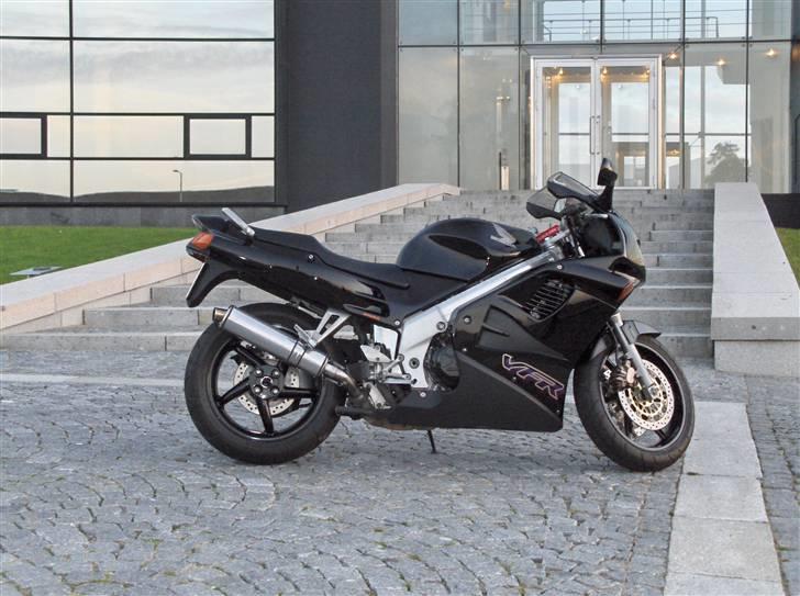 Honda VFR 750 (SOLGT okt 09) billede 10