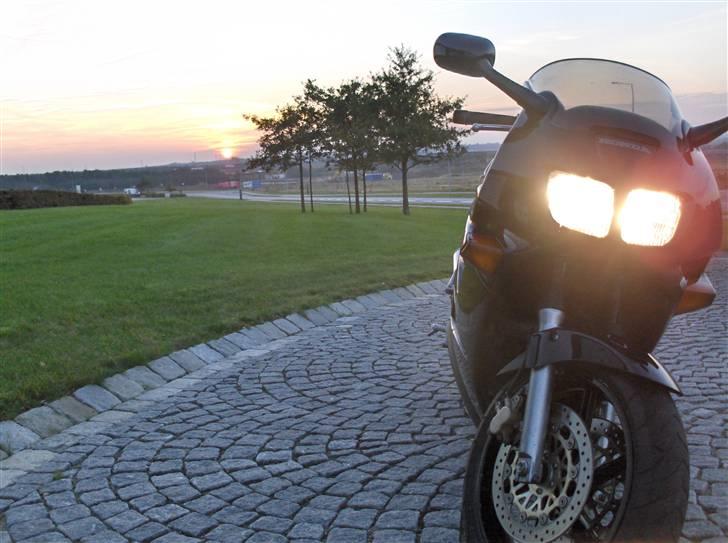 Honda VFR 750 (SOLGT okt 09) billede 15