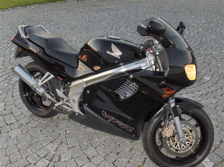 Honda VFR 750 (SOLGT okt 09) billede 16