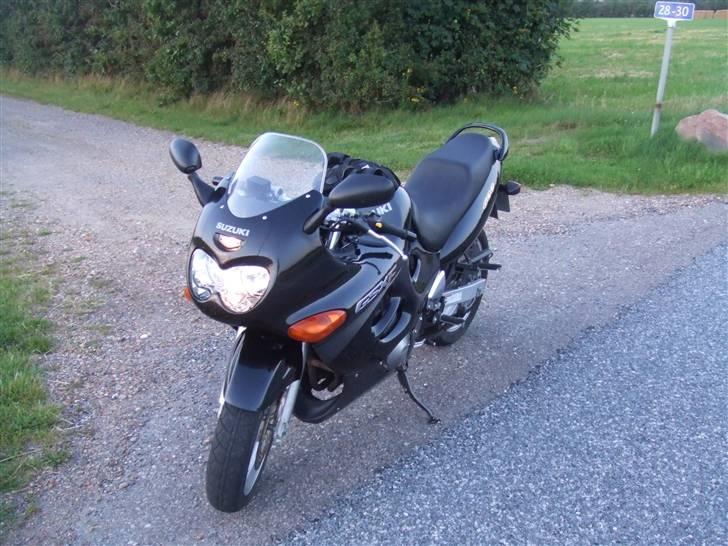 Suzuki GSX 600 F  SOLGT - En dejlig august dag på de små landeveje billede 1