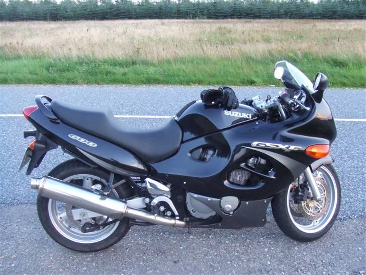 Suzuki GSX 600 F  SOLGT billede 3