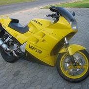 Honda vfr 750F RC 24