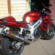 Aprilia sl 1000 falco
