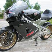 Aprilia RSV 1000