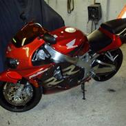 Honda CBR 900 RR