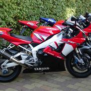 Yamaha YZF R1