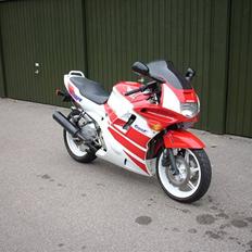 Honda CBR F 2