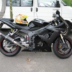 Yamaha R6
