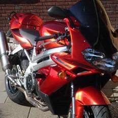 Aprilia sl 1000 falco