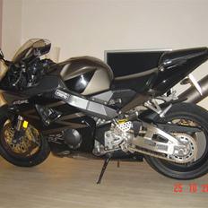 Honda cbr 954rr